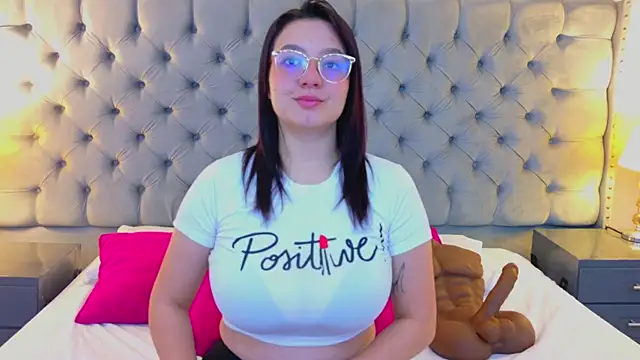 SamantaG online show from June 30, 2026, 1:34 pm
