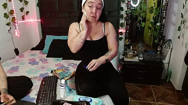 the lesbian game online show from September 11, 2025, 1:39 am