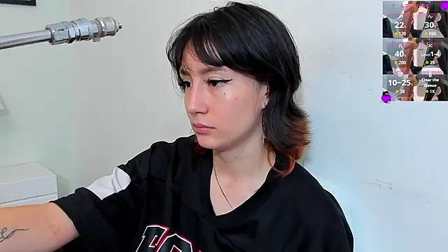 lizzy davis 1 online show from February 14, 2026, 3:58 am