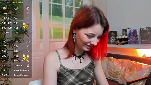 pretty little thing online show from February 15, 2025, 1:53 am