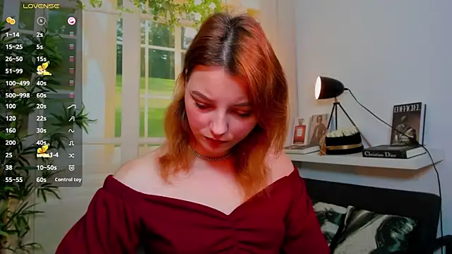 pretty little thing online show from November 12, 2025, 2:50 pm