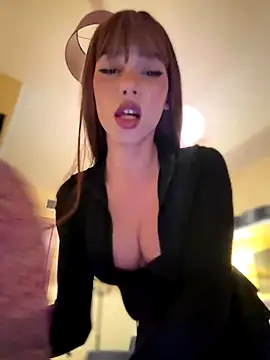 Carlita cute online show from December 5, 2025, 7:10 pm