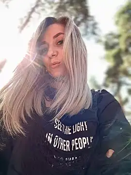 Crazy-Rosa online show from March 20, 2025, 6:08 am