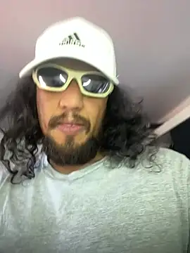 Snapshot of Cuteandhornyy chatting on March 19, 2026, 3:27 pm Cuteandhornyy online show from March 19, 2026, 3:27 pm