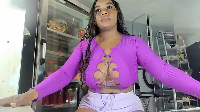Snapshot of MAREIA_25 chatting on January 17, 2025, 9:50 pm MAREIA 25 online show from January 17, 2025, 9:50 pm