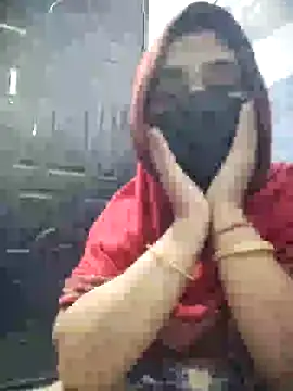 Snapshot of kirti__arora chatting on December 12, 2024, 11:14 pm kirti arora online show from December 12, 2024, 11:14 pm