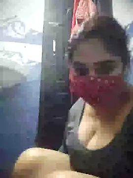 Snapshot of kirti__arora chatting on December 28, 2024, 7:00 am kirti arora online show from December 28, 2024, 7:00 am