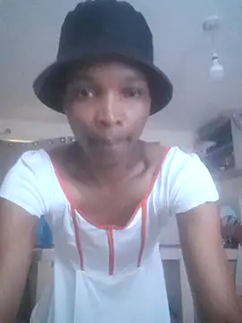 Snapshot of Almora20 chatting on July 7, 2026, 2:10 pm Almora20 online show from July 7, 2026, 2:10 pm