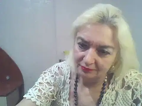 Snapshot of Meri798 chatting on December 18, 2024, 8:36 pm Meri798 online show from December 18, 2024, 8:36 pm