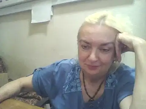 Snapshot of Meri798 chatting on September 16, 2025, 6:42 pm Meri798 online show from September 16, 2025, 6:42 pm