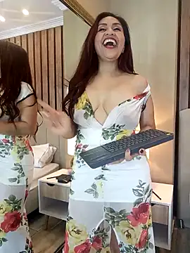 MonicaMoret online show from March 14, 2025, 3:25 pm