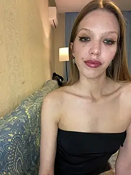 Snapshot of KateMariett chatting on April 19, 2026, 9:06 pm KateMariett online show from April 19, 2026, 9:06 pm
