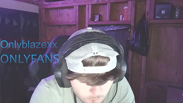 Snapshot of OnlyBlazexx chatting on February 13, 2026, 2:29 am OnlyBlazexx online show from February 13, 2026, 2:29 am