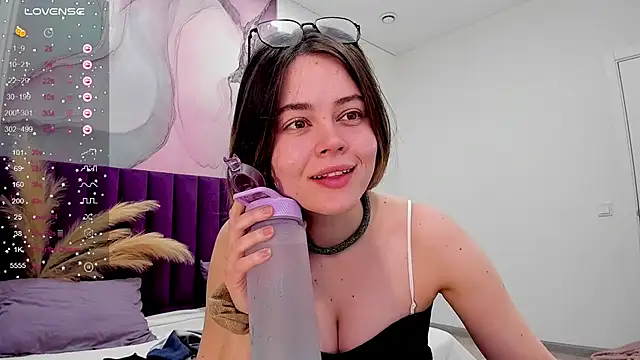 Snapshot of Kelly_Cuutie chatting on January 25, 2025, 8:21 am Kelly Cuutie online show from January 25, 2025, 8:21 am