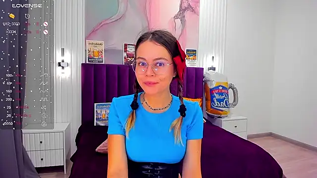 Snapshot of Kelly_Cuutie chatting on September 20, 2025, 12:11 am Kelly Cuutie online show from September 20, 2025, 12:11 am