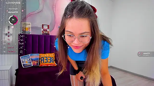 Snapshot of Kelly_Cuutie chatting on September 21, 2025, 12:23 am Kelly Cuutie online show from September 21, 2025, 12:23 am