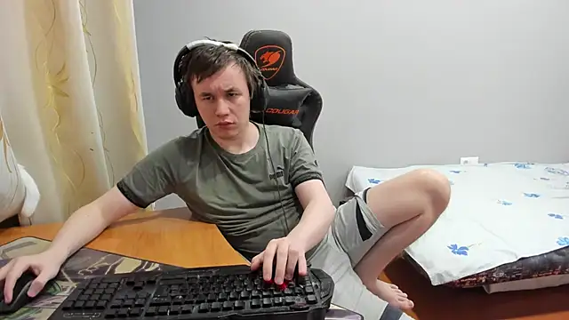 iliaskrislove online show from January 18, 2026, 8:01 pm