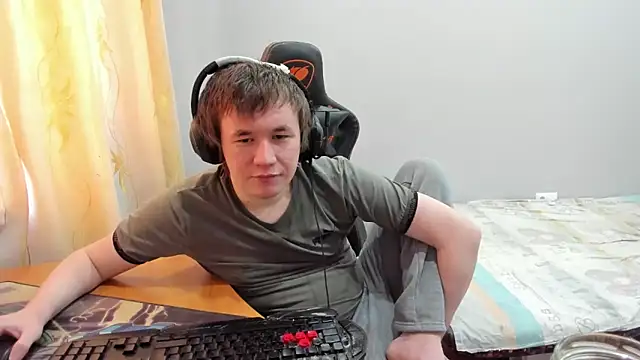 iliaskrislove online show from February 22, 2026, 5:08 am