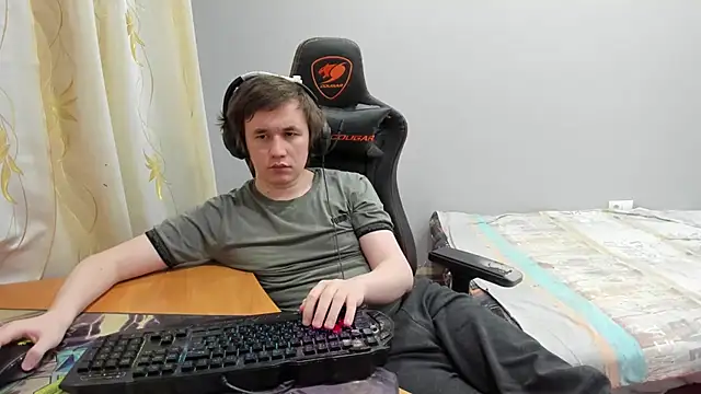 iliaskrislove online show from March 5, 2026, 2:18 am