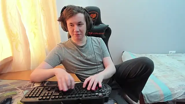 iliaskrislove online show from March 21, 2026, 7:46 am