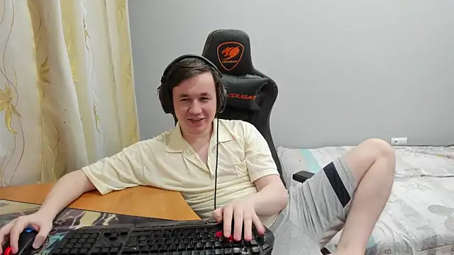 iliaskrislove online show from March 29, 2026, 9:04 pm