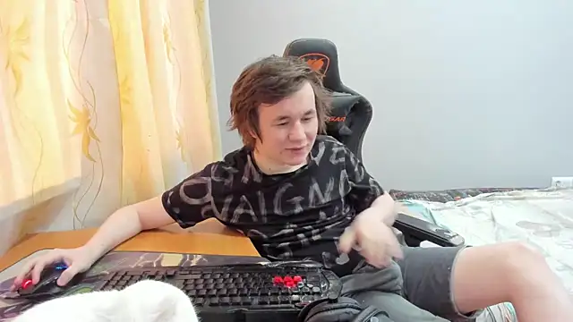 iliaskrislove online show from April 14, 2026, 2:34 pm