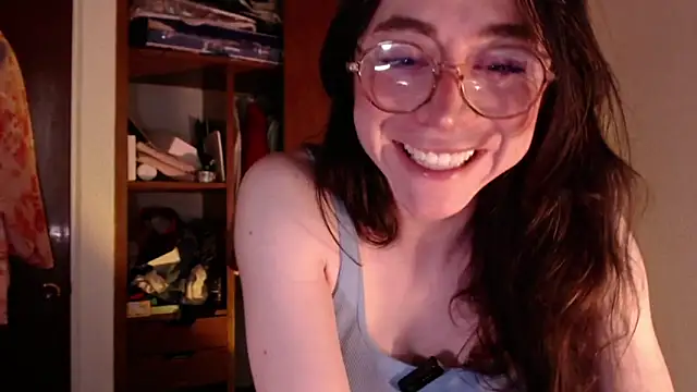 Snapshot of emily_pearl_ chatting on October 10, 2025, 9:14 pm emily pearl  online show from October 10, 2025, 9:14 pm