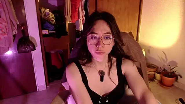 Snapshot of emily_pearl_ chatting on October 16, 2025, 7:42 am emily pearl  online show from October 16, 2025, 7:42 am