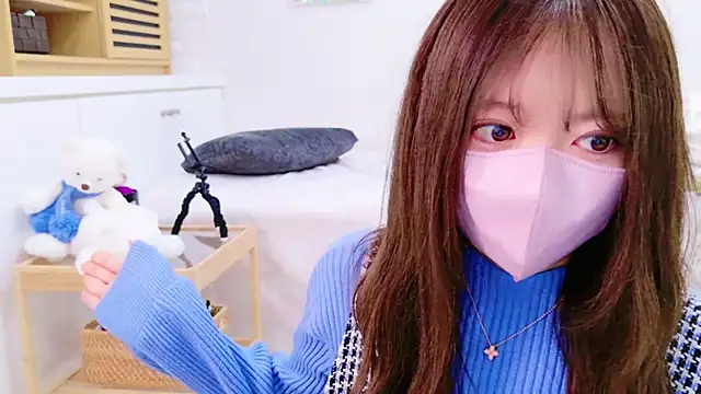 Snapshot of yuki-chi chatting on December 17, 2024, 2:00 pm yuki-chi online show from December 17, 2024, 2:00 pm