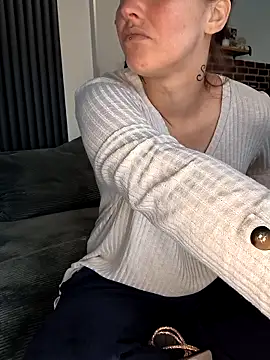 Linalicious online show from April 20, 2026, 7:44 am