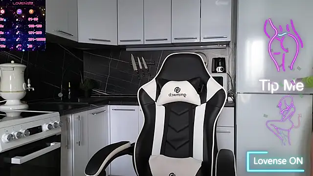 Strip-Lady online show from March 8, 2025, 2:45 am