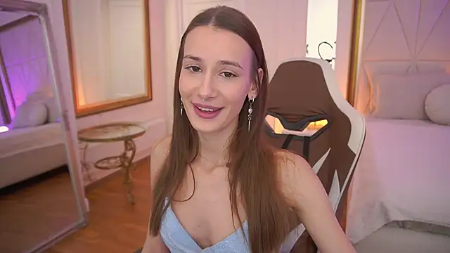 CozyMell online show from March 16, 2026, 2:43 pm