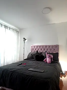 samantha evans2 online show from November 11, 2025, 9:26 pm