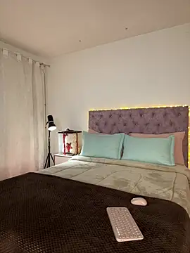 Snapshot of samantha_evans2 chatting on July 8, 2026, 1:43 am samantha evans2 online show from July 8, 2026, 1:43 am