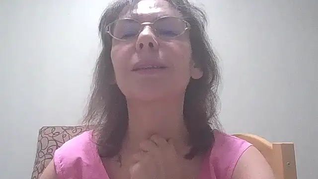 HollyJewel online show from February 6, 2025, 5:30 pm