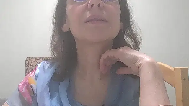 HollyJewel online show from March 5, 2025, 8:53 pm