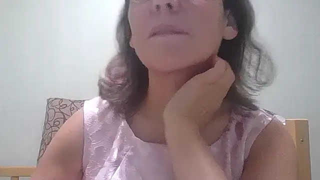 HollyJewel online show from October 31, 2025, 6:53 pm