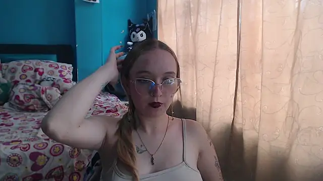 Liaroberts1 online show from February 24, 2025, 3:09 pm