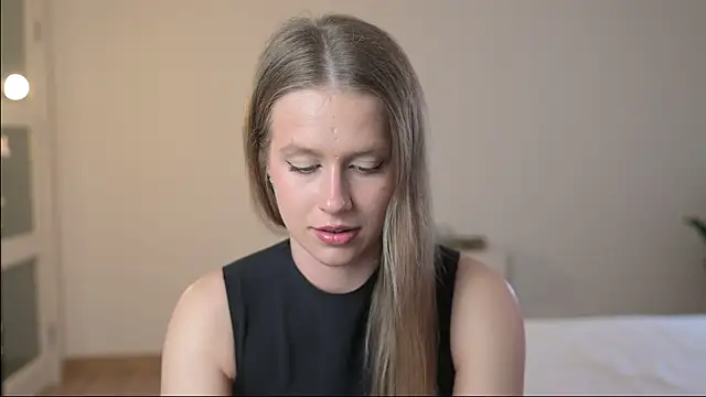 ella twinkl online show from May 22, 2026, 6:46 pm