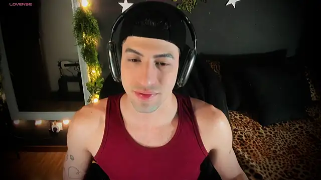 Snapshot of newjeff chatting on April 18, 2026, 8:53 pm newjeff online show from April 18, 2026, 8:53 pm