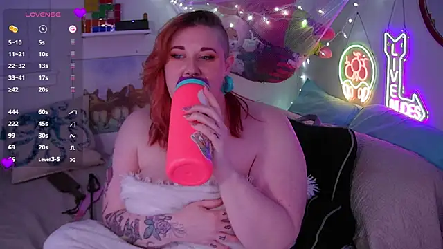 Snapshot of opalreigning chatting on January 3, 2025, 11:57 am opalreigning online show from January 3, 2025, 11:57 am