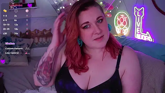 Snapshot of opalreigning chatting on February 7, 2025, 9:16 am opalreigning online show from February 7, 2025, 9:16 am