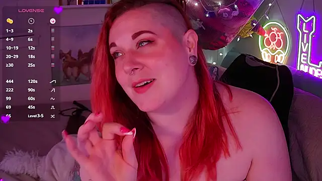 Snapshot of opalreigning chatting on October 10, 2025, 8:13 am opalreigning online show from October 10, 2025, 8:13 am