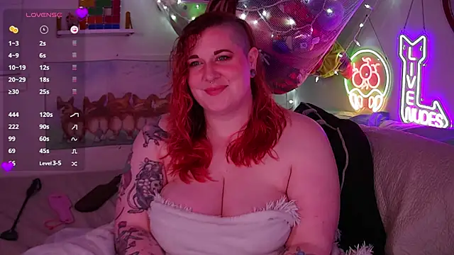 Snapshot of opalreigning chatting on December 4, 2025, 8:56 am opalreigning online show from December 4, 2025, 8:56 am