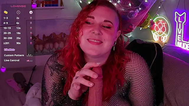 Snapshot of opalreigning chatting on February 1, 2026, 10:03 am opalreigning online show from February 1, 2026, 10:03 am