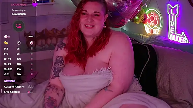 Snapshot of opalreigning chatting on February 8, 2026, 11:24 am opalreigning online show from February 8, 2026, 11:24 am