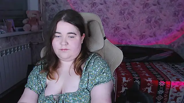 Estelle Hicks online show from February 24, 2026, 6:39 pm