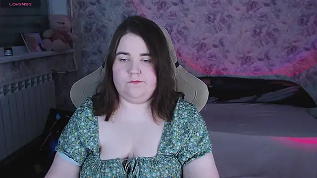 Estelle Hicks online show from May 6, 2026, 6:57 pm