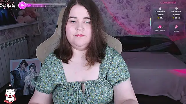 Snapshot of Estelle_Hicks chatting on June 6, 2026, 6:56 pm Estelle Hicks online show from June 6, 2026, 6:56 pm