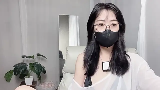  minji bae online show from October 14, 2025, 6:42 pm